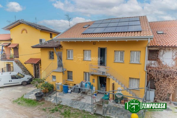 casa indipendente in vendita a Bareggio