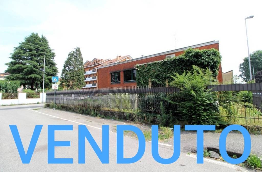 casa indipendente in vendita a Bareggio