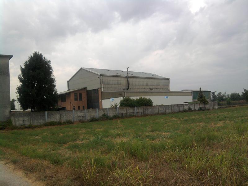 locale commerciale in vendita a Bareggio