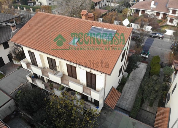 casa indipendente in vendita a Bareggio