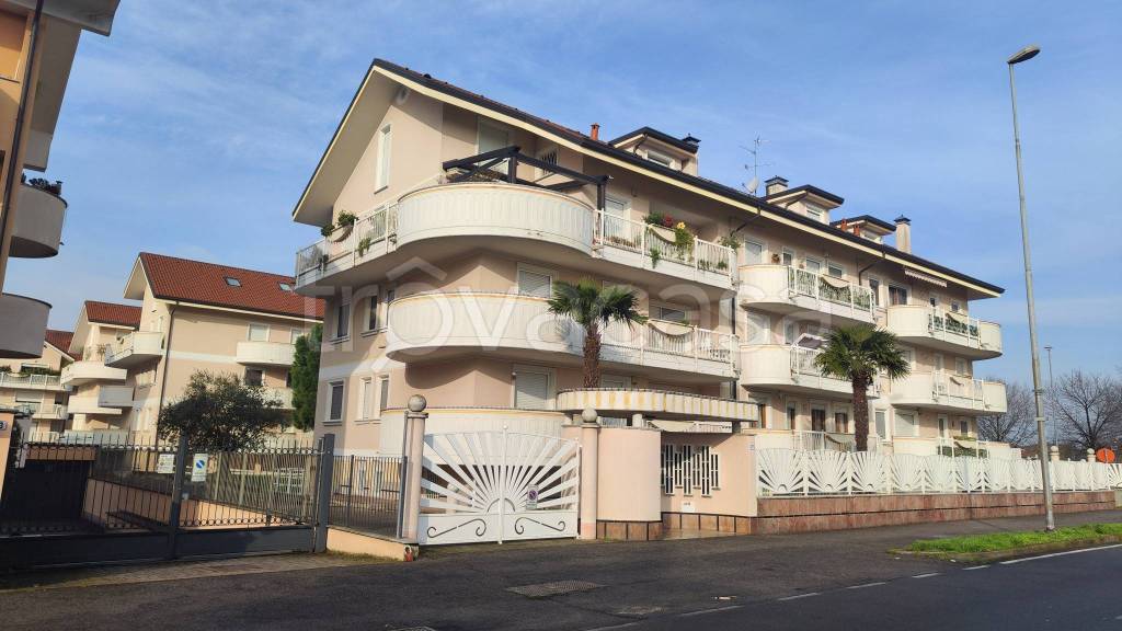 appartamento in vendita a Bareggio