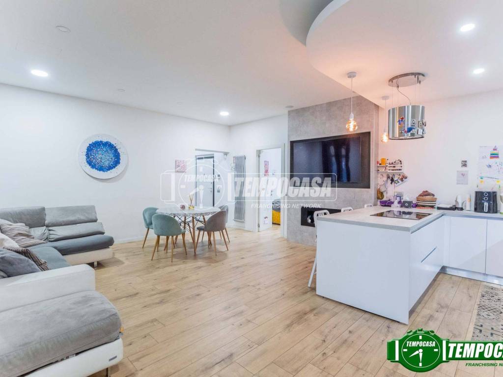 casa indipendente in vendita a Bareggio
