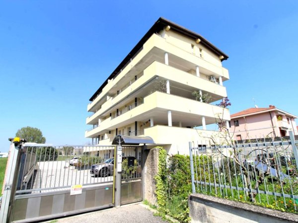appartamento in vendita a Bareggio