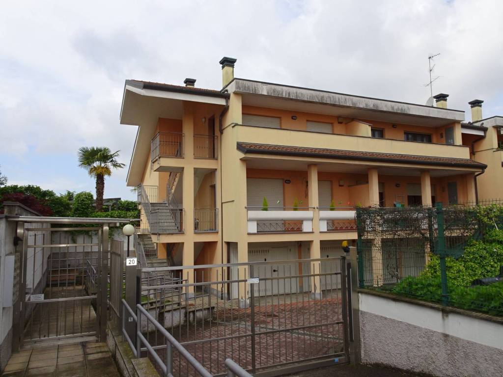 appartamento in vendita a Bareggio
