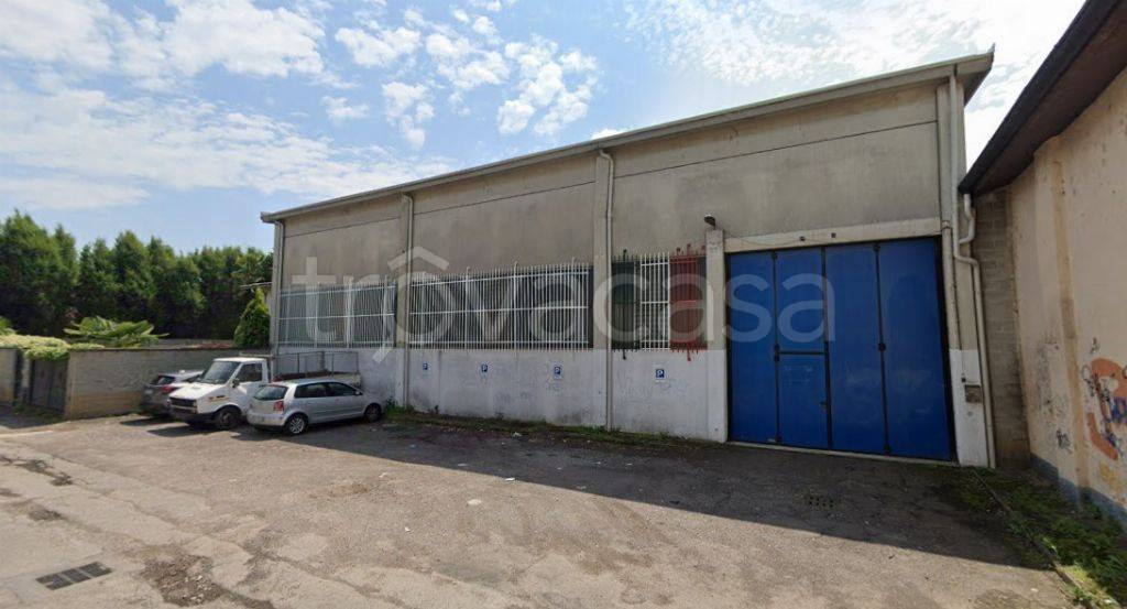 negozio in vendita a Bareggio