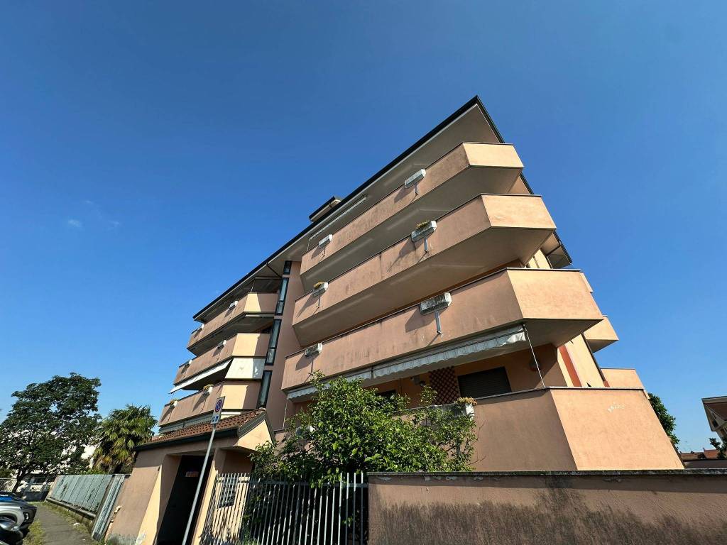 appartamento in vendita a Bareggio