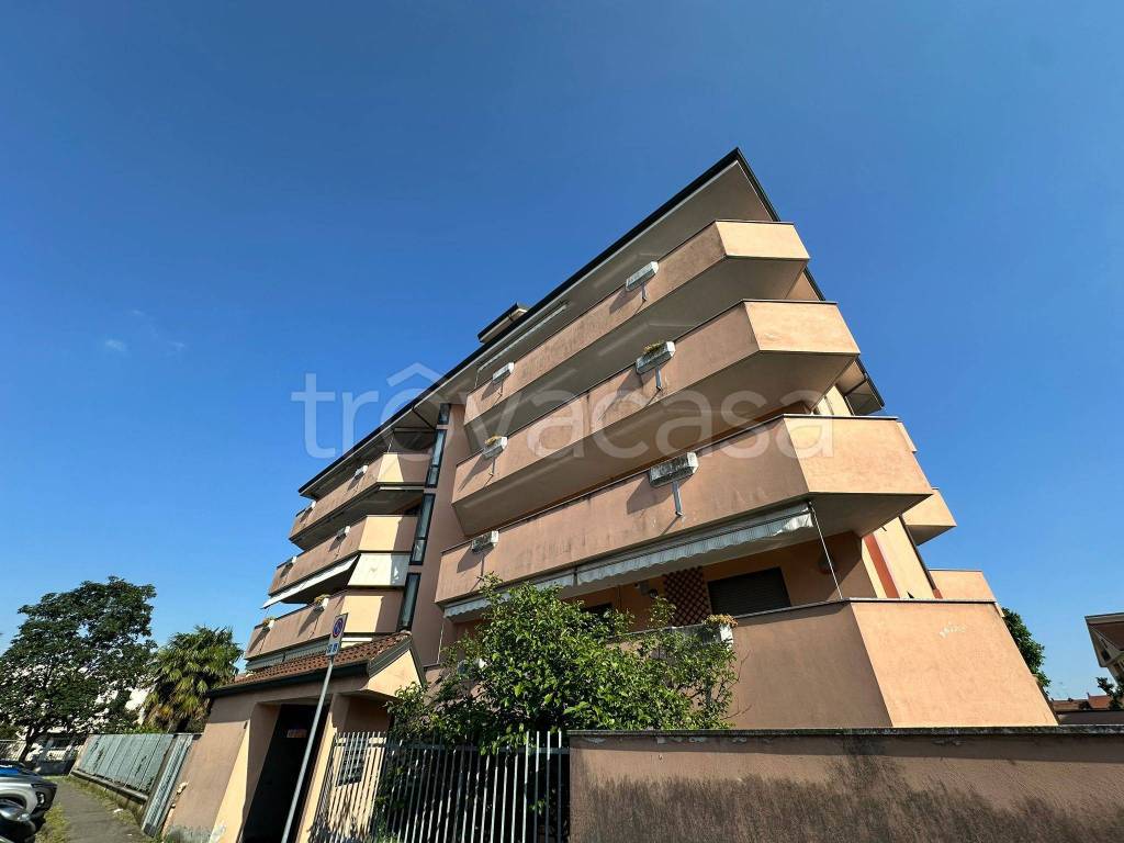 appartamento in vendita a Bareggio