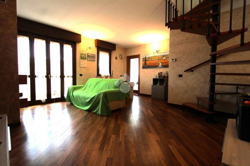 appartamento in vendita a Bareggio