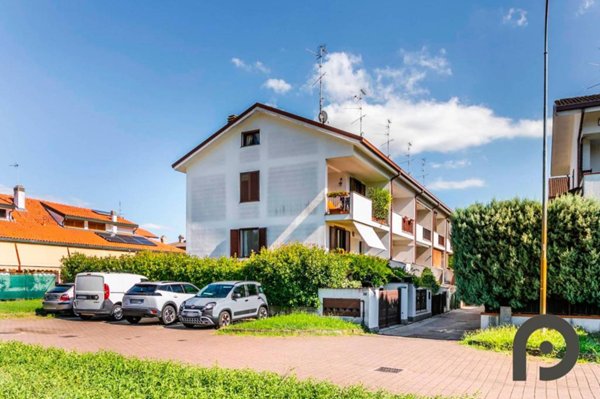 casa indipendente in vendita a Bareggio