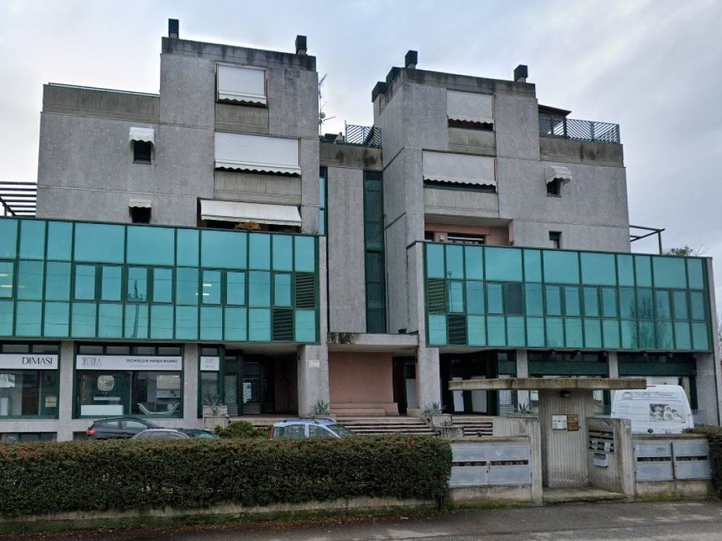 ufficio in vendita a Bareggio