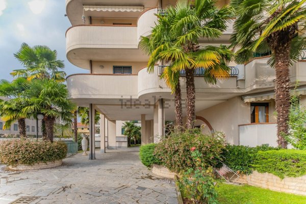 appartamento in vendita a Bareggio