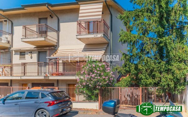 casa indipendente in vendita a Bareggio