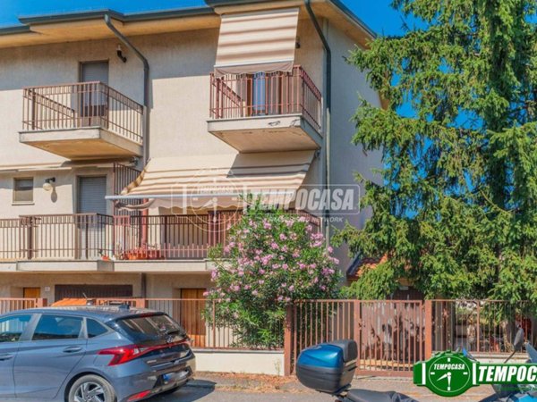 casa indipendente in vendita a Bareggio