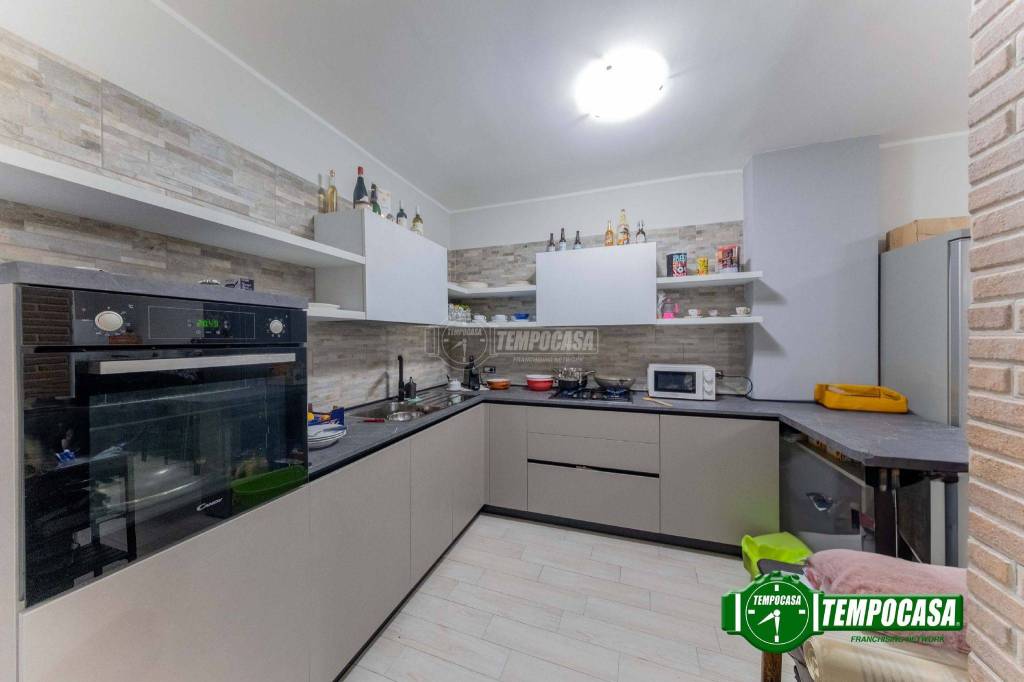 casa indipendente in vendita a Bareggio