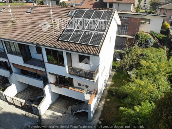 casa indipendente in vendita a Bareggio