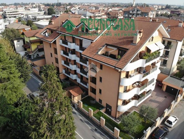 negozio in vendita a Bareggio