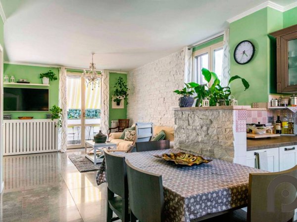 casa indipendente in vendita a Bareggio