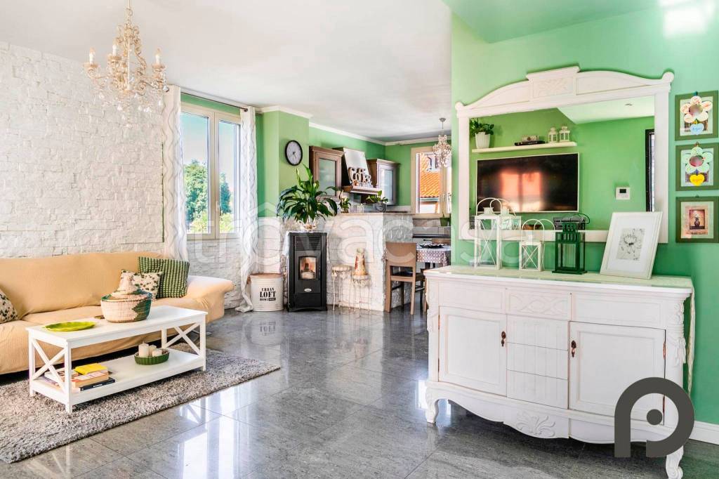 casa indipendente in vendita a Bareggio