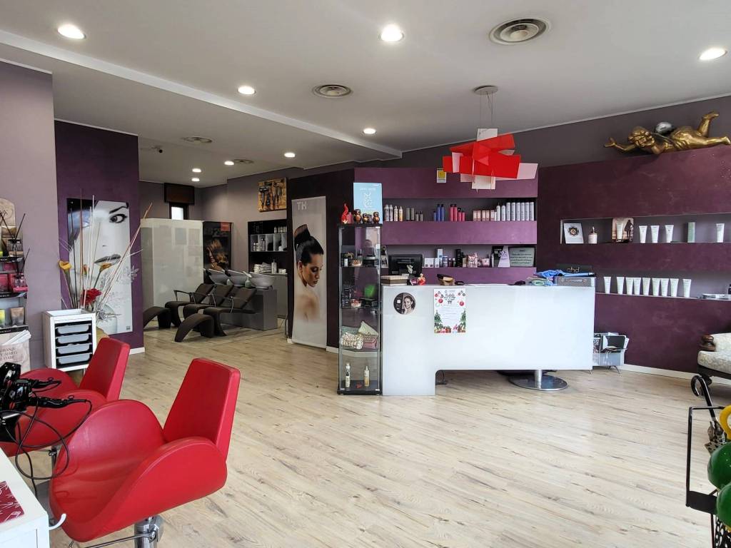 negozio in vendita a Bareggio