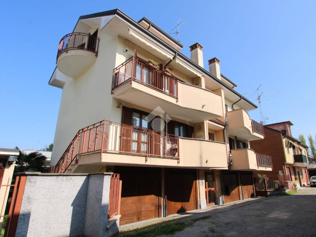 appartamento in vendita a Bareggio