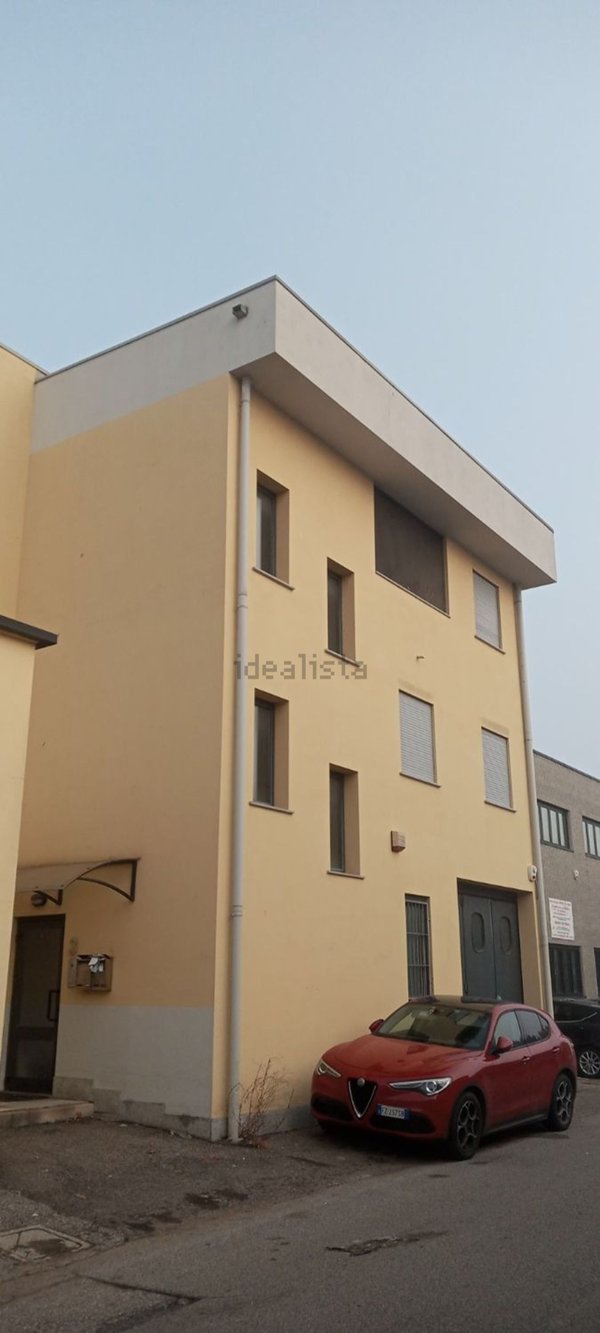 ufficio in vendita a Bareggio