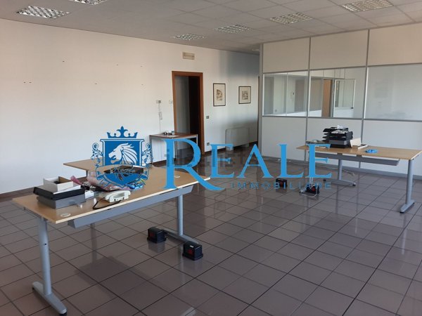 ufficio in vendita a Bareggio