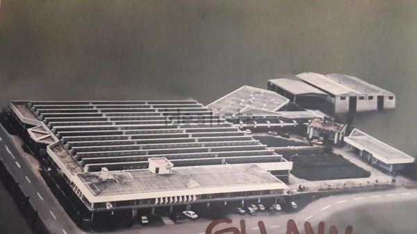 capannone in vendita a Bareggio