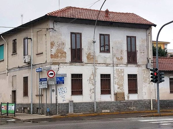 casa indipendente in vendita a Bareggio