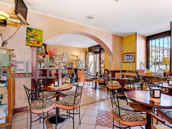 negozio in vendita a Bareggio