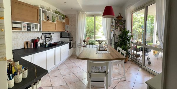 casa indipendente in vendita a Bareggio