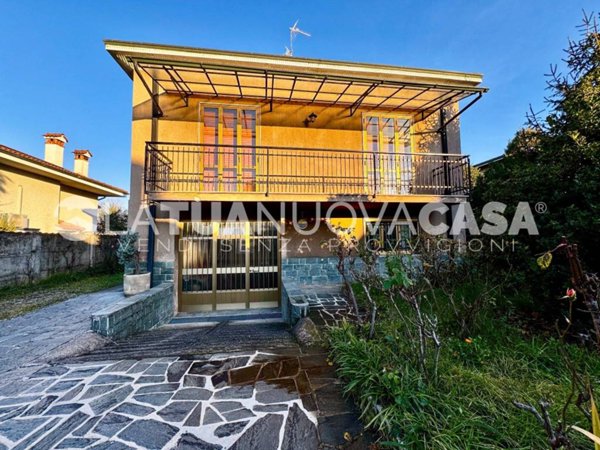 casa indipendente in vendita a Bareggio