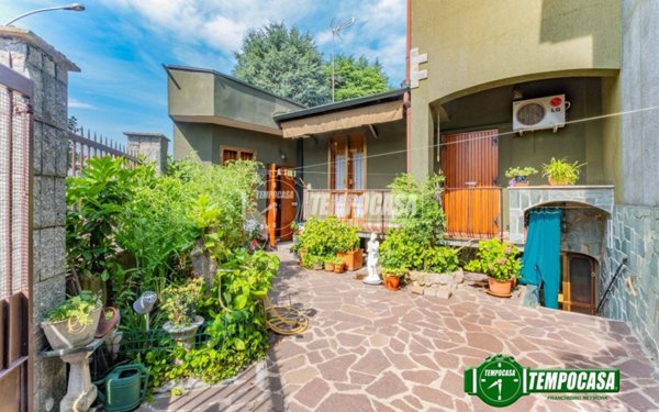 casa indipendente in vendita a Bareggio