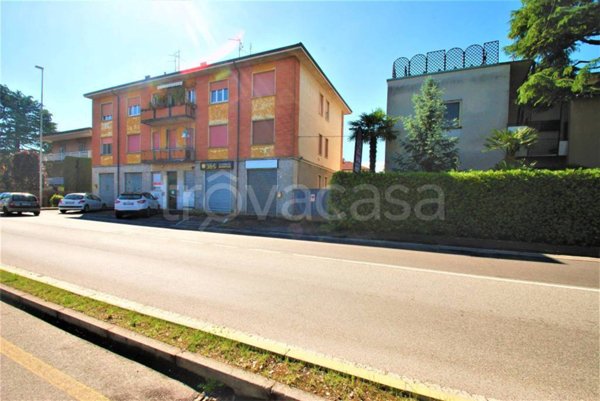 locale commerciale in vendita a Bareggio