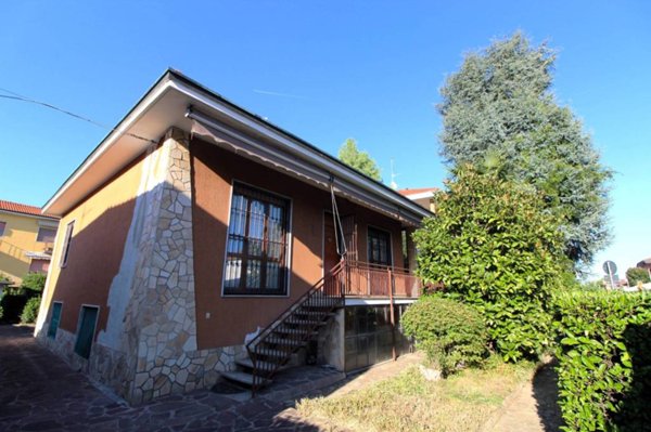casa indipendente in vendita a Bareggio
