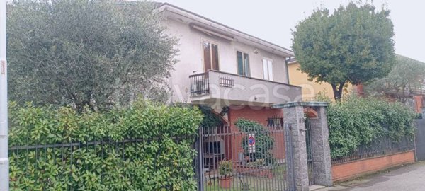 casa indipendente in vendita a Bareggio