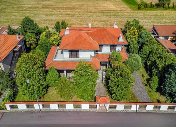 casa indipendente in vendita a Bareggio