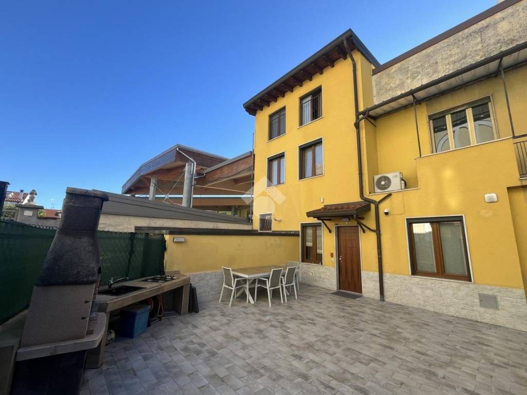 appartamento in vendita a Bareggio