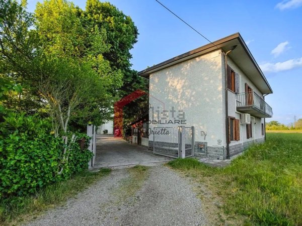 casa indipendente in vendita a Bareggio