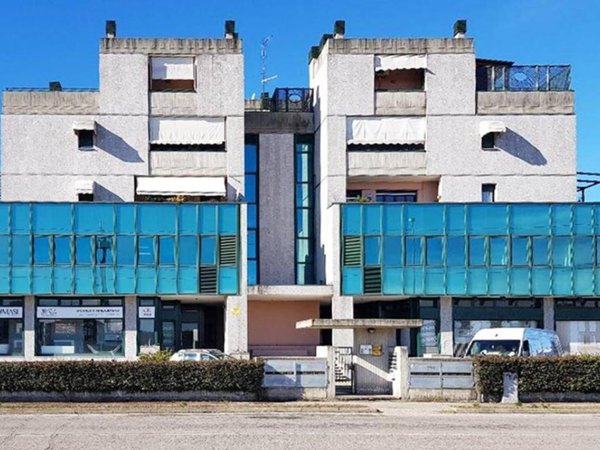 ufficio in vendita a Bareggio