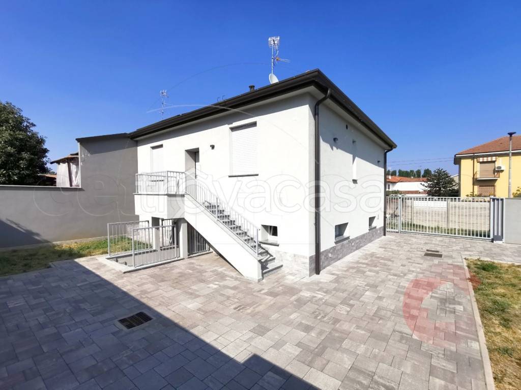 casa indipendente in vendita a Bareggio