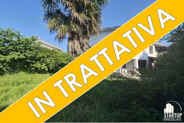 casa indipendente in vendita a Bareggio