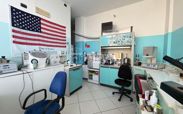 ufficio in vendita a Bareggio