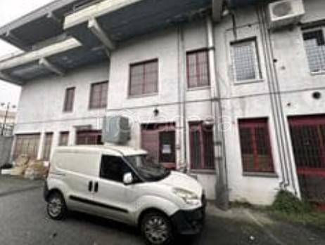 negozio in vendita a Bareggio