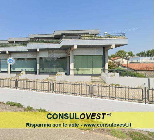 negozio in vendita a Bareggio