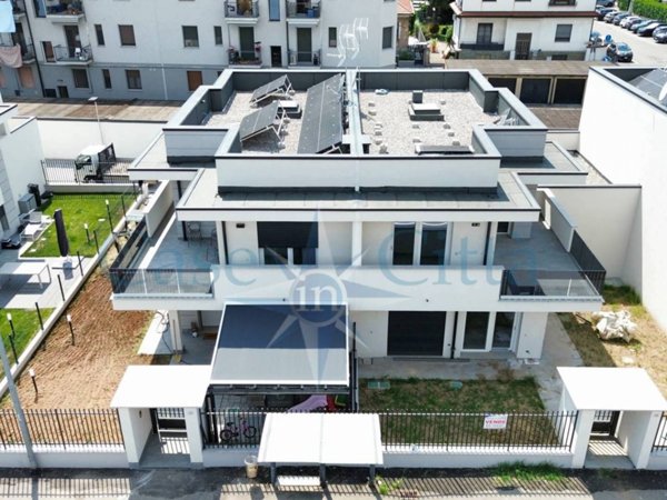 casa indipendente in vendita a Bareggio