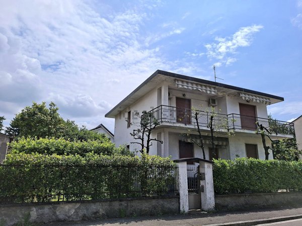 appartamento in vendita a Bareggio