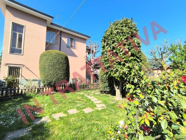 casa indipendente in vendita a Bareggio