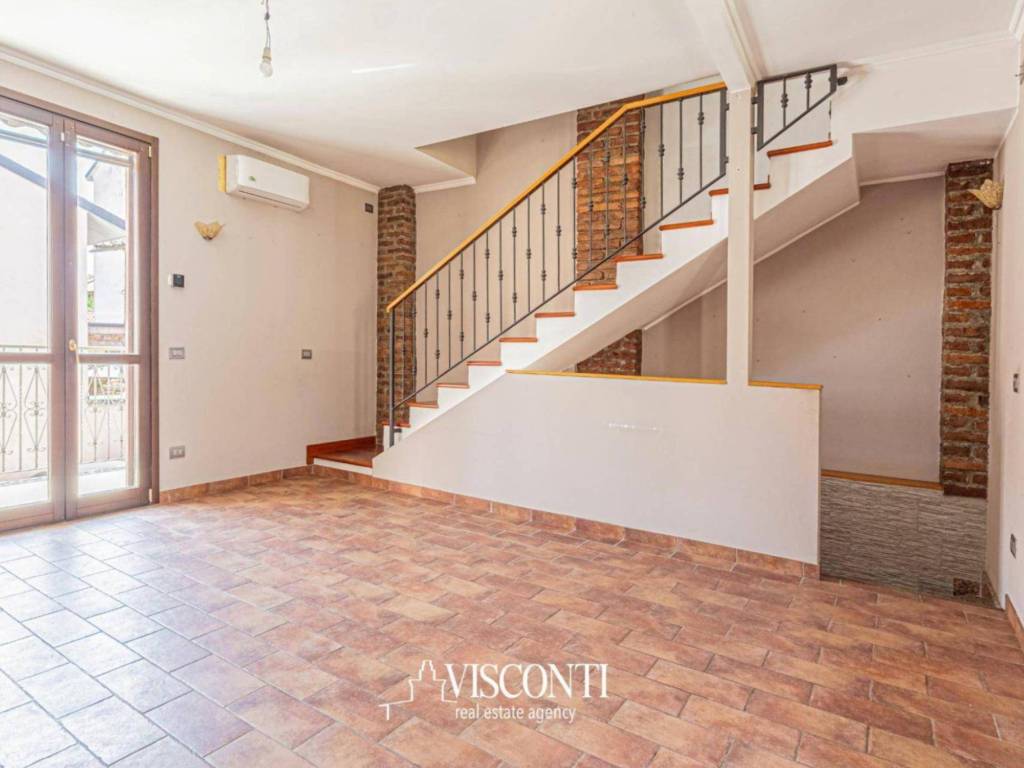 casa indipendente in vendita a Bareggio