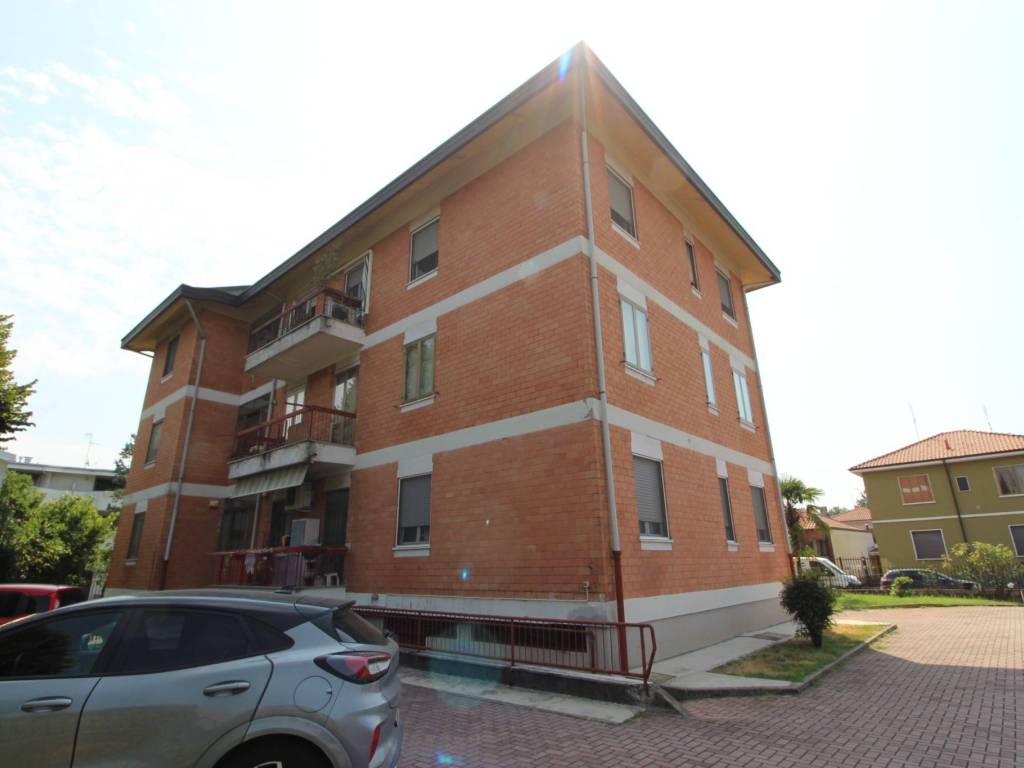 appartamento in vendita a Bareggio