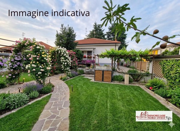 casa indipendente in vendita a Bareggio